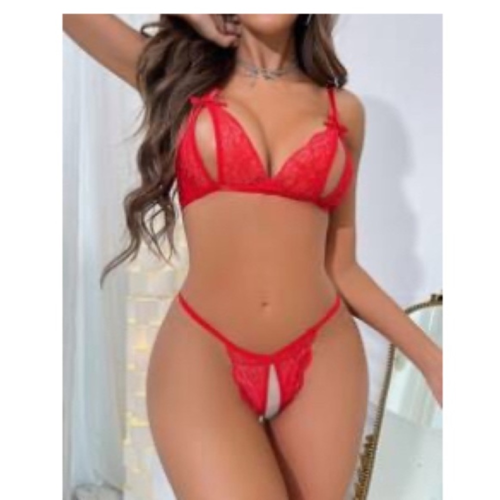 Red Lace Peekaboo Crotchless Lingerie Set Size Small - Picture 2 of 4